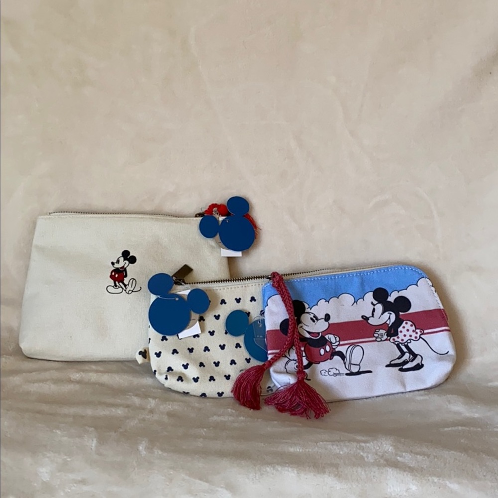 NWT Disney x Junkfood Mickey Cosmetics Bag Set